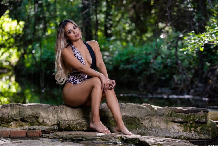 Венеция Крус плюс сайз