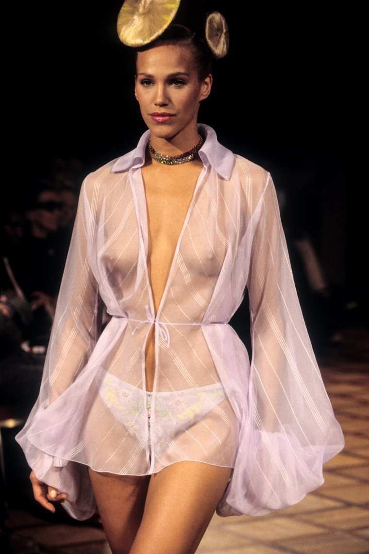 Надеж дю Боспертус биография параметры