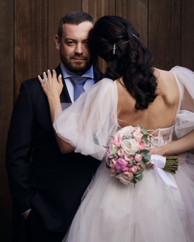 Девушки женятся