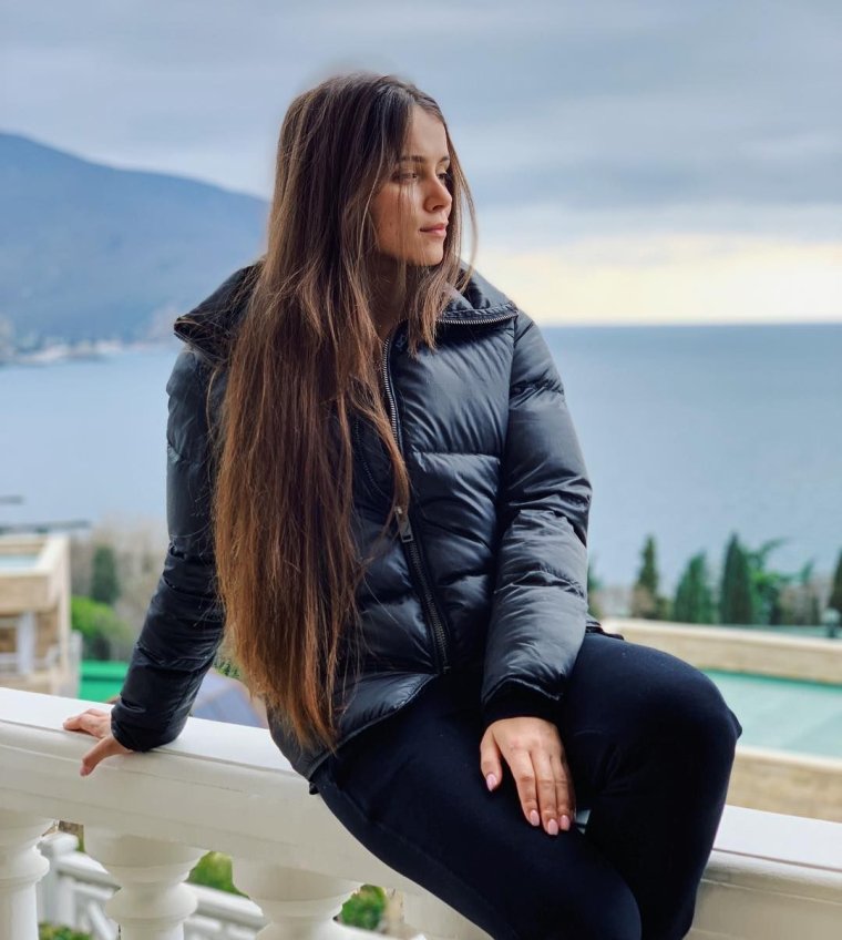 Мила Сивацкая на улице