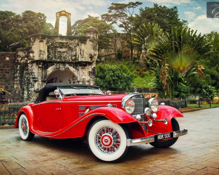 Красивые ретро красные машины