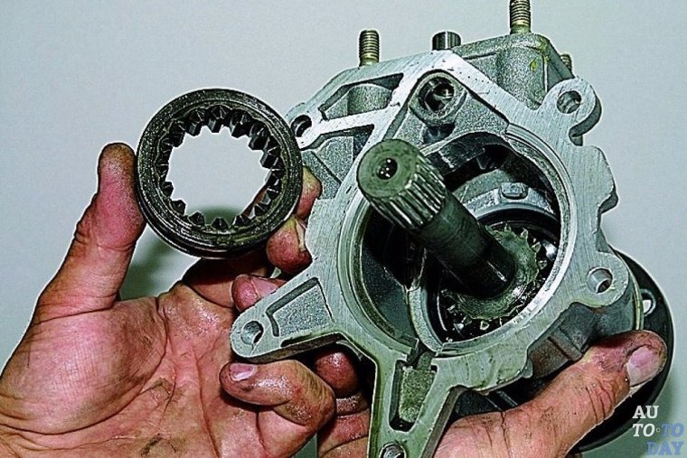 Крепление раздатки Нива 2121