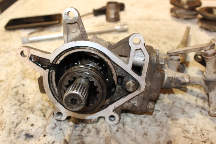 3 Опора раздатки на ниву Шевроле