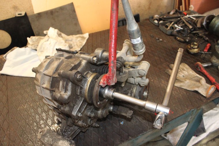 Рычаги управления раздаткой Нива 2121