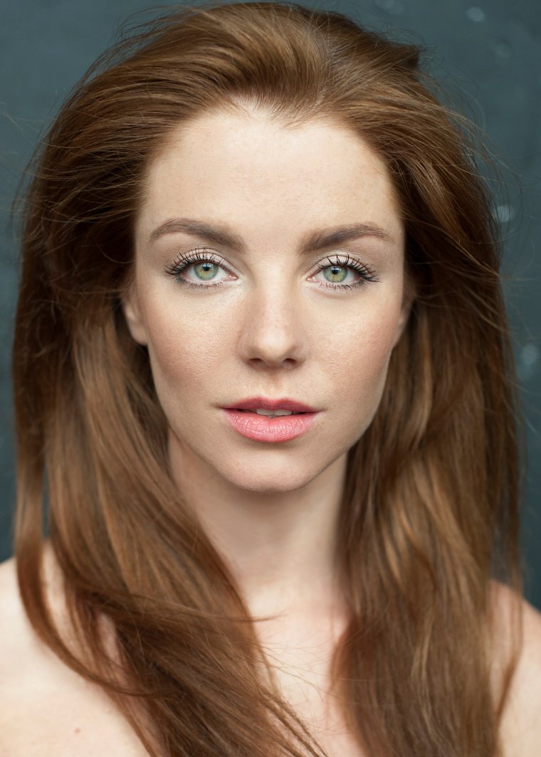 Алёна Мордовина актриса в купальнике