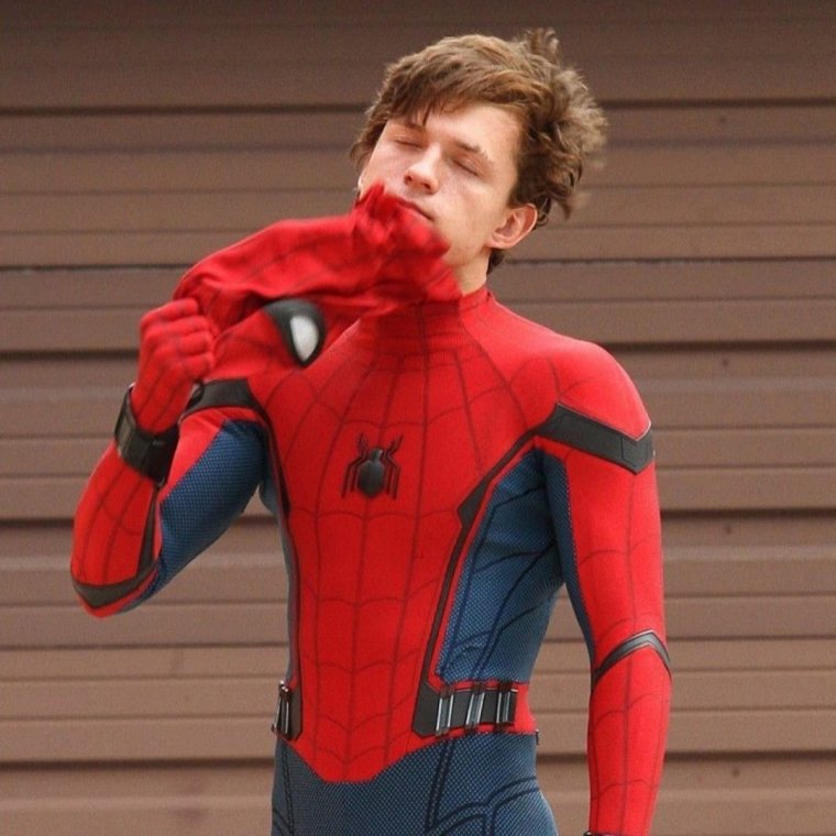 Тоби Магуайр человек паук поезд