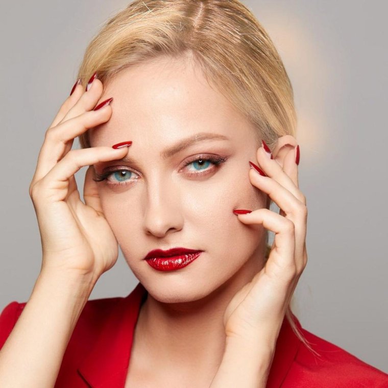 Полина Максимова