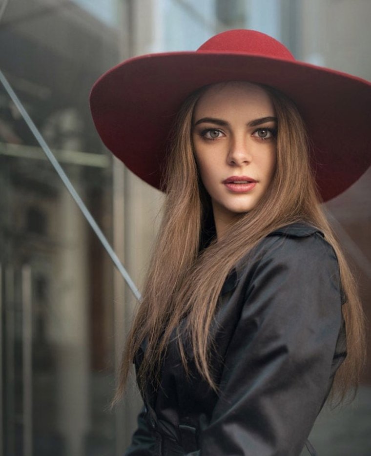 Яна Крайнова актриса в купальнике