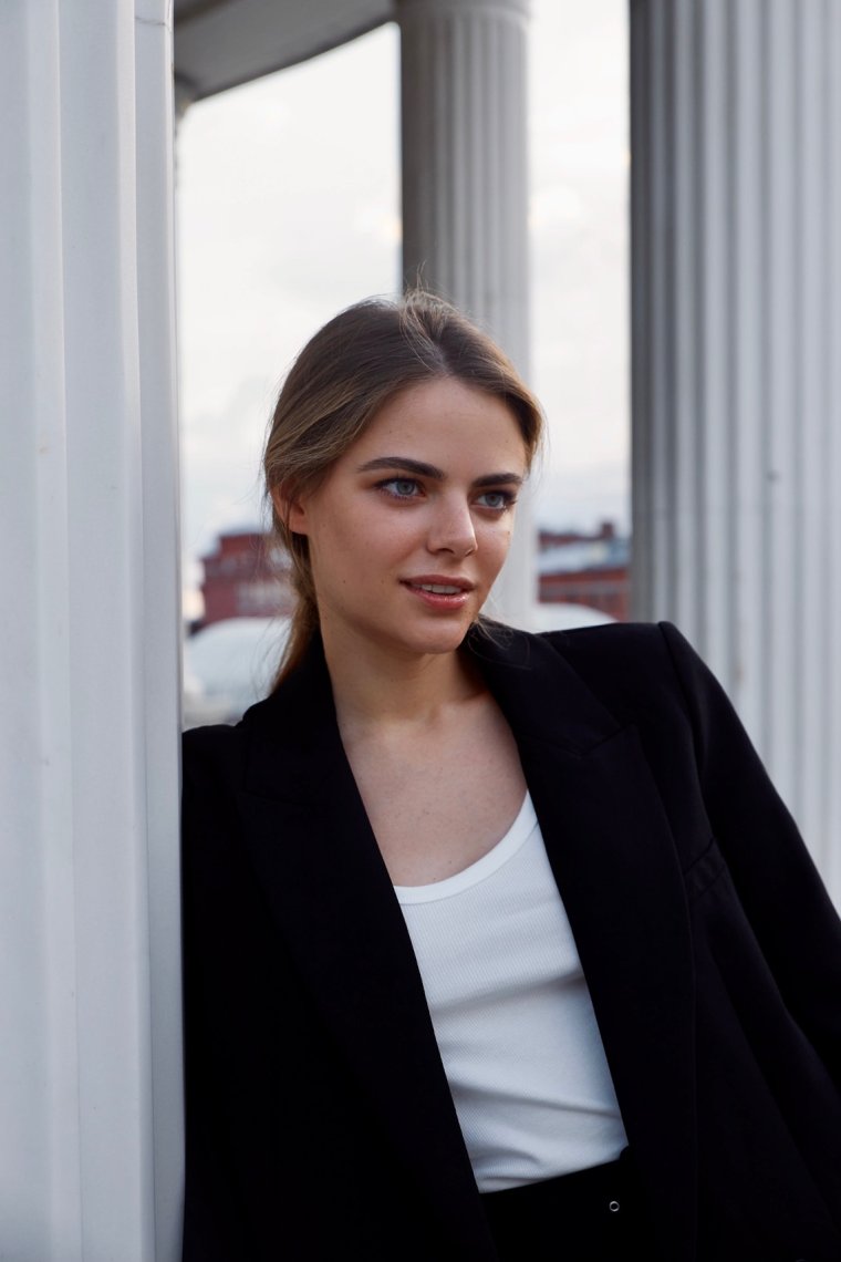 Margarita Milan sexy Scene in kahit saan... Kung pwede