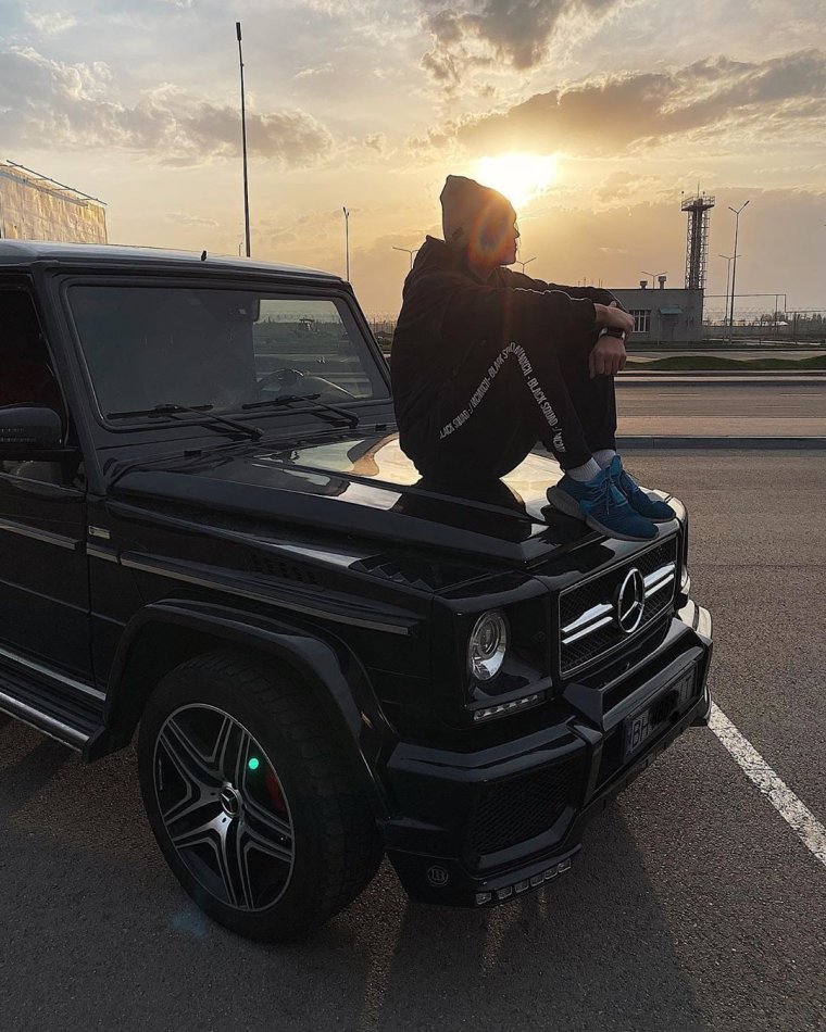 Парень на ГЕЛИКЕ