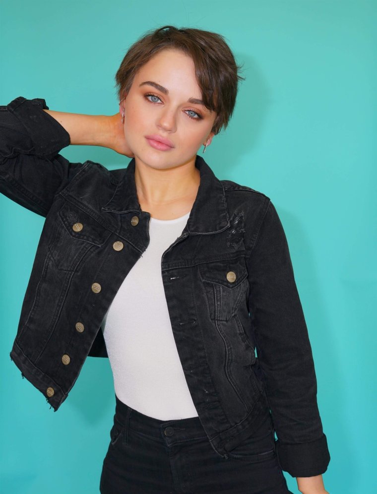 Элизабет Олсен 2022