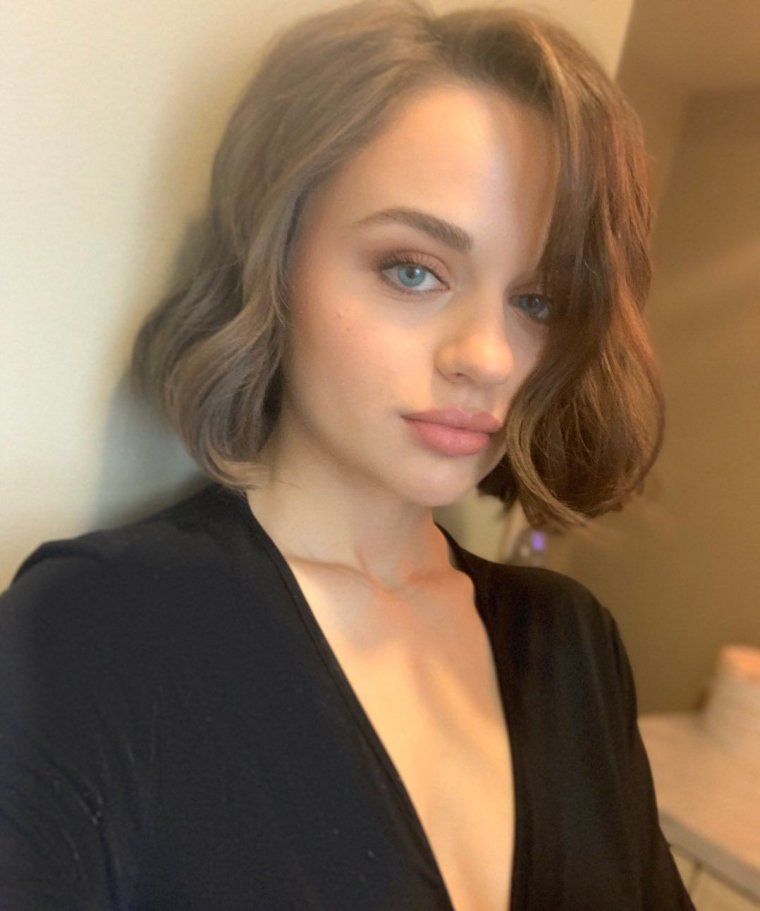 Joey King в купальнике