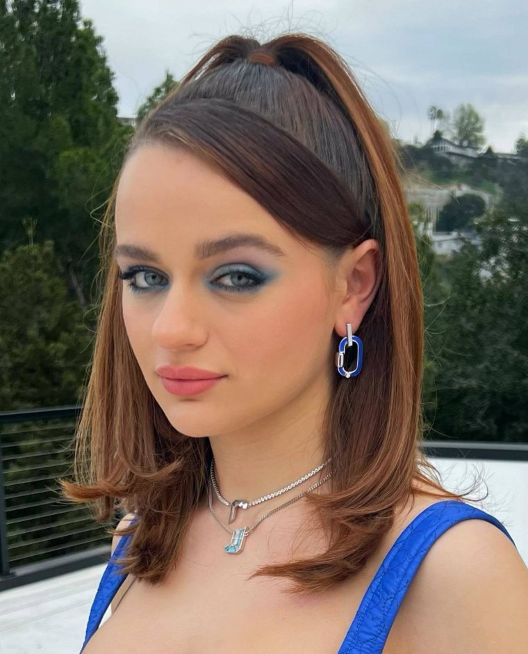 Joey King 18 +