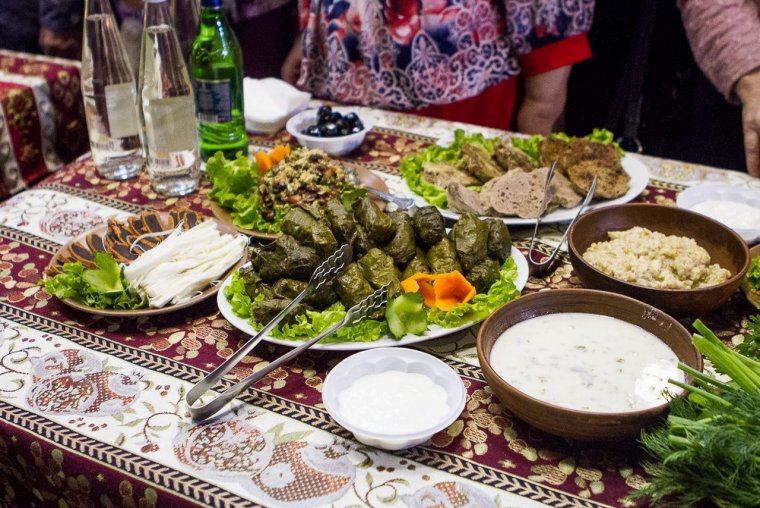 Кавказский праздничный стол