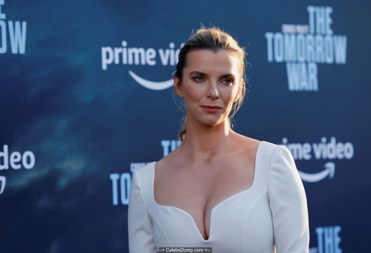 Бетти Гилпин и Джоди Комер