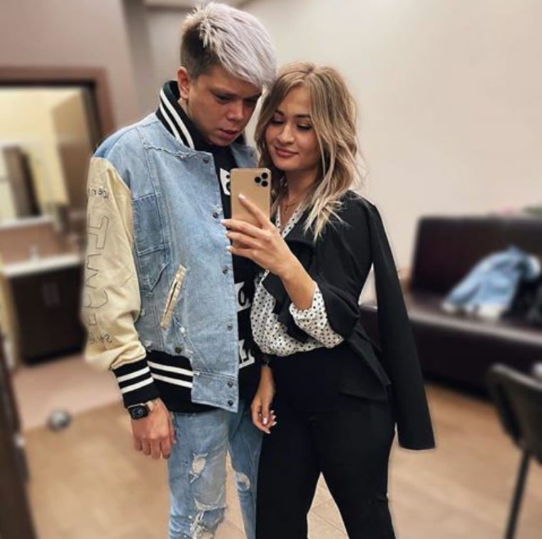 Искандер и Элвин грей