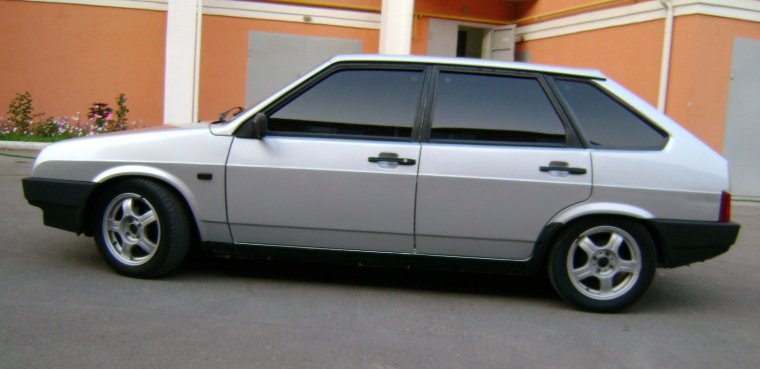 ВАЗ 2109 серая на дисках