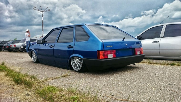 ВАЗ 2109 серебристая бункер