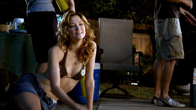 Хейли Беннетт в фильме Великий уравнитель