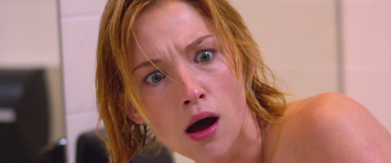 Хейли Беннетт с челкой