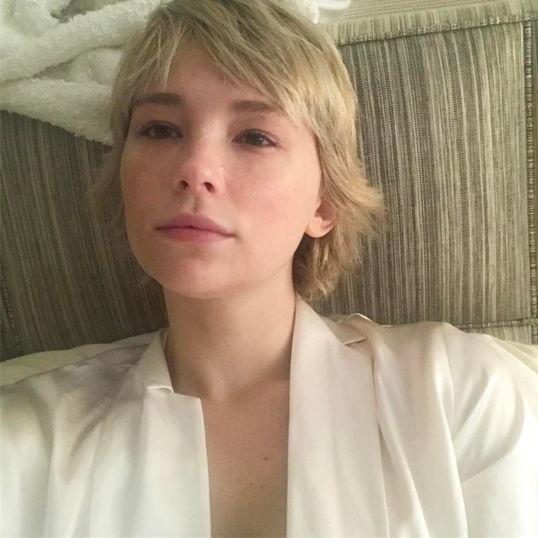 Хейли Беннетт без макияжа