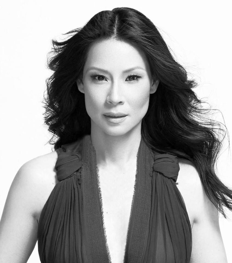 Люси лью декольте