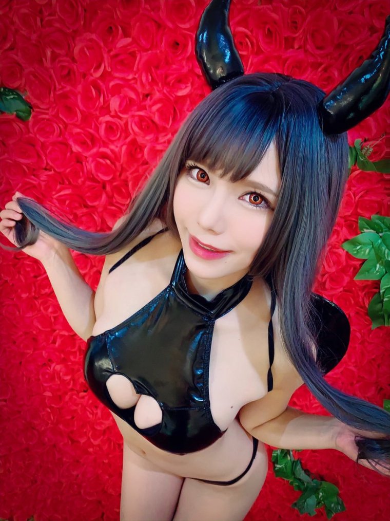 Марин Китагава косплей суккуба