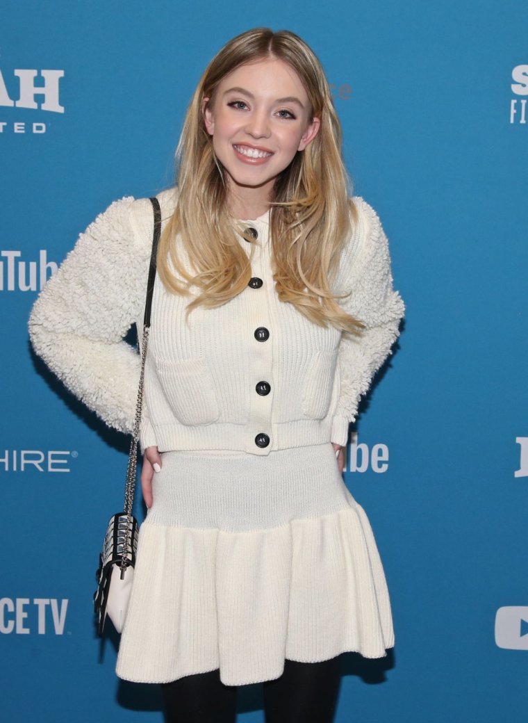 Сидни свини острые предметы