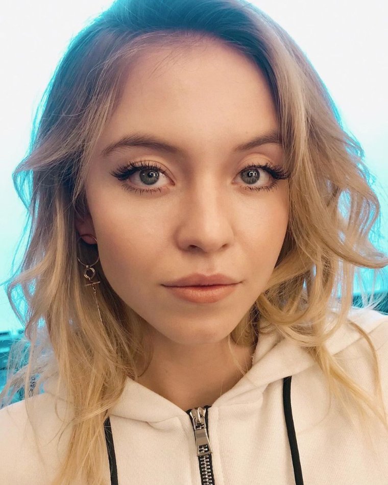 Сидни Суини (Кэсси Ховард)