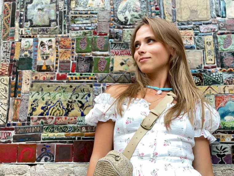 Ингрид Олеринская в платье