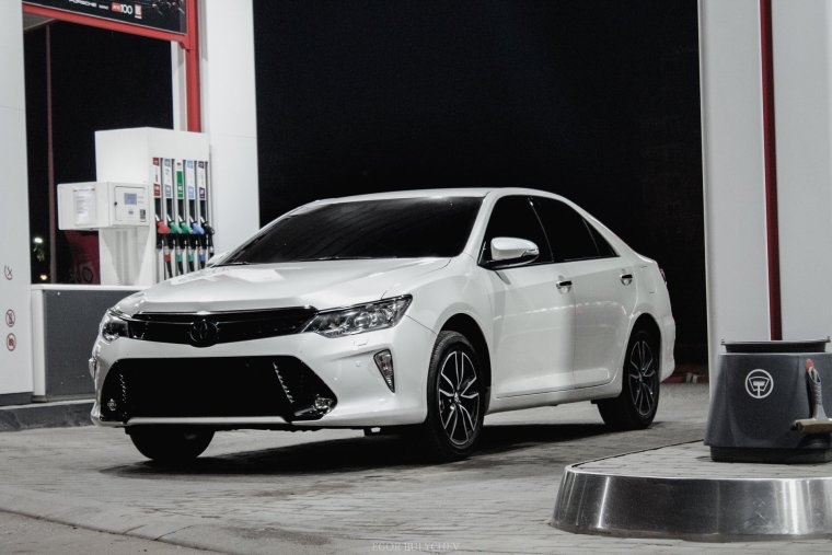 Toyota Camry v55 r19