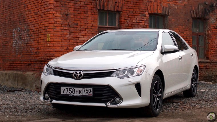 Тойота Камри 3.5 2017 черная