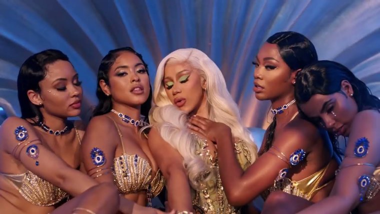 Cardi b толстая