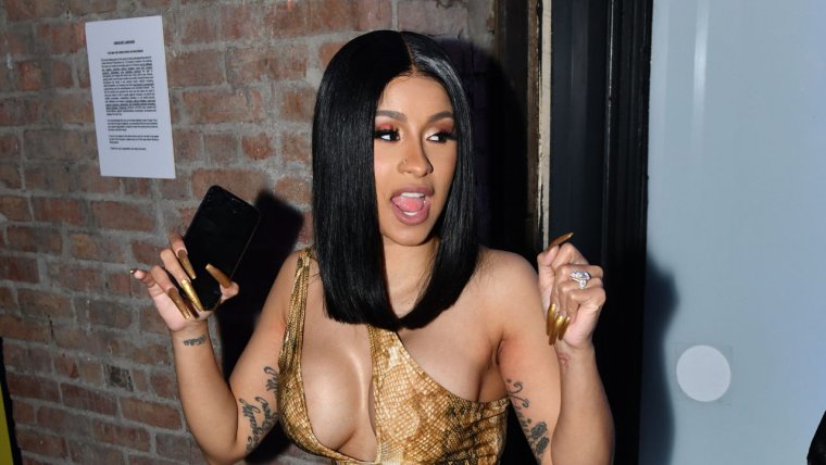 Карди би Татуировки