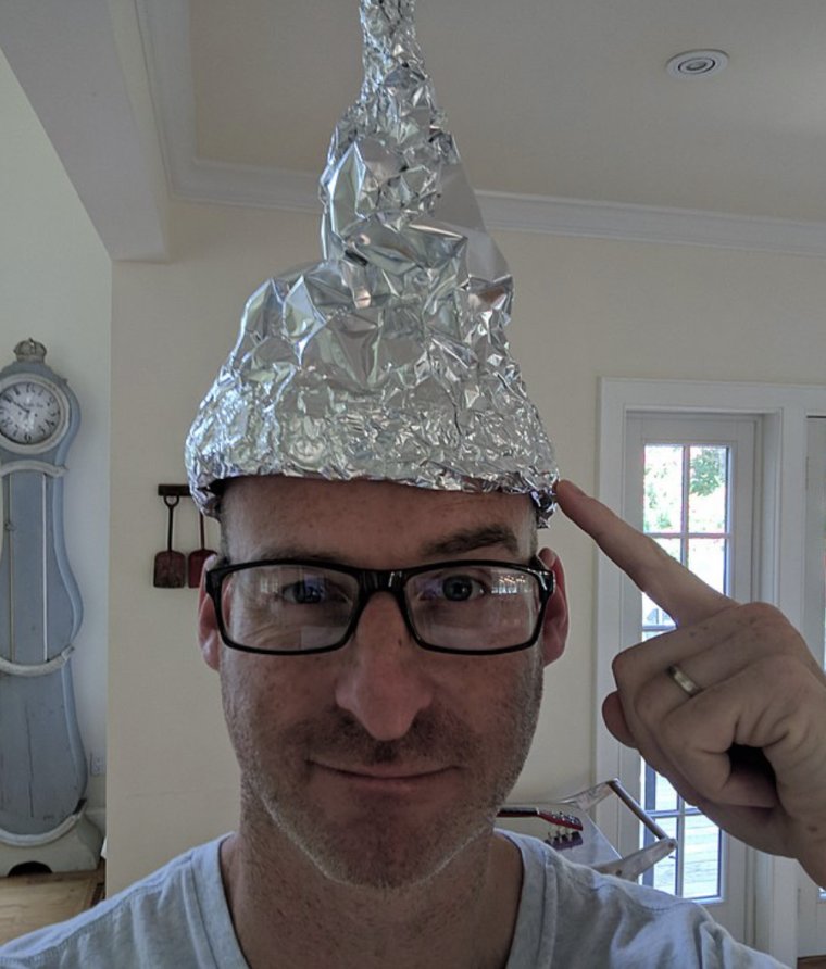 Фильм знаки шапочка из фольги