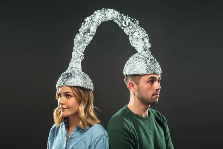 Шапка из фольги