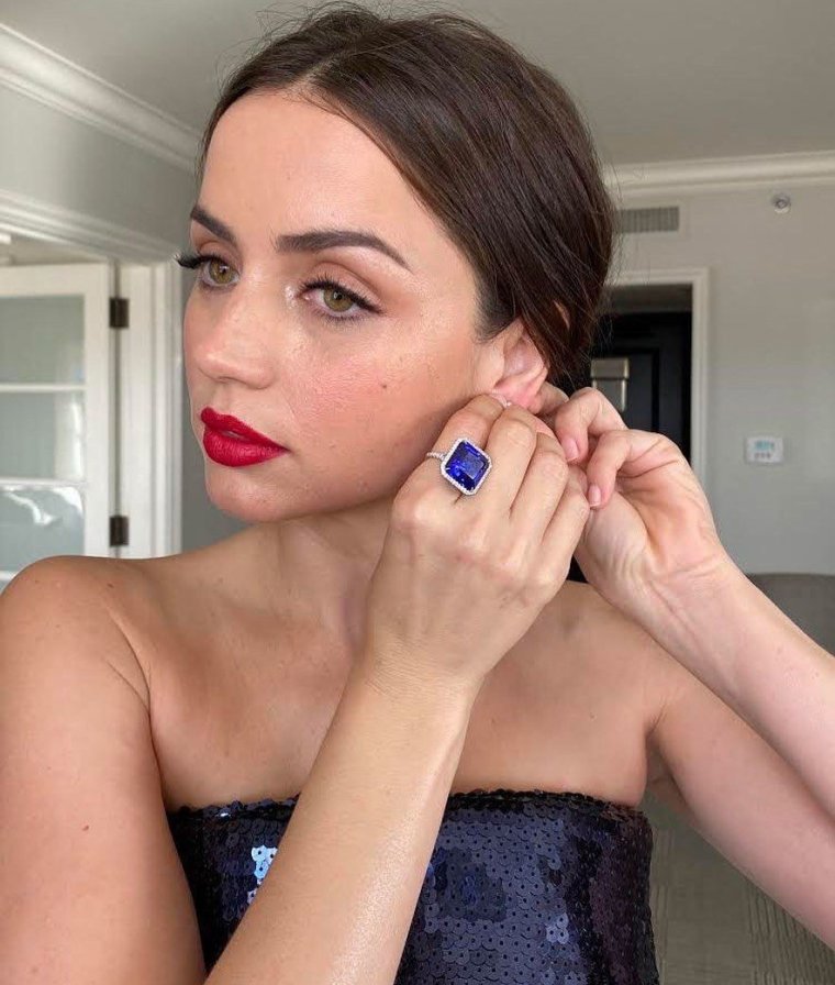 Ана де Армас Estee Lauder