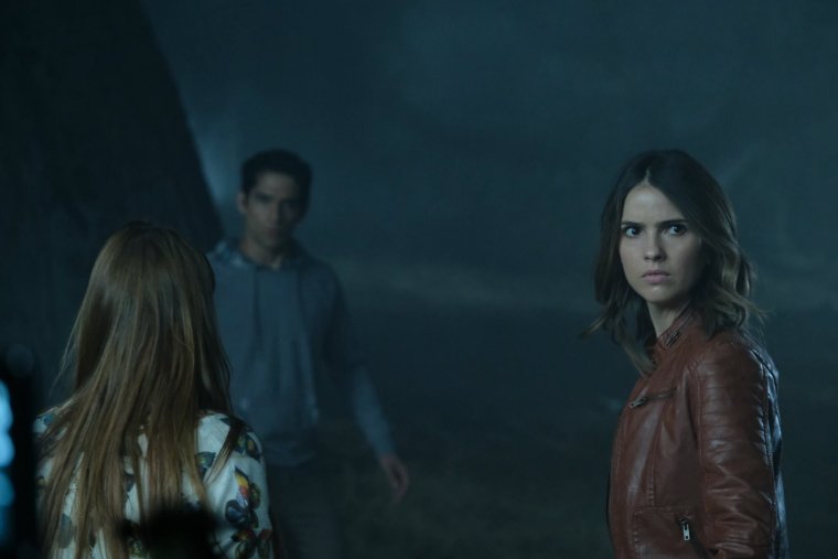 Волчонок Лидия и Малия