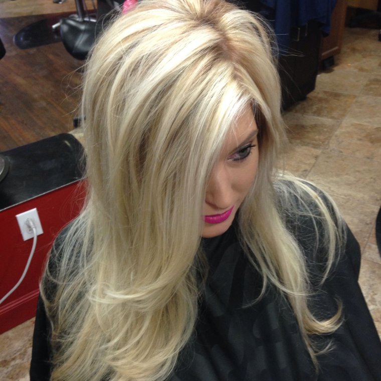 Потайное окрашивание волос в белый