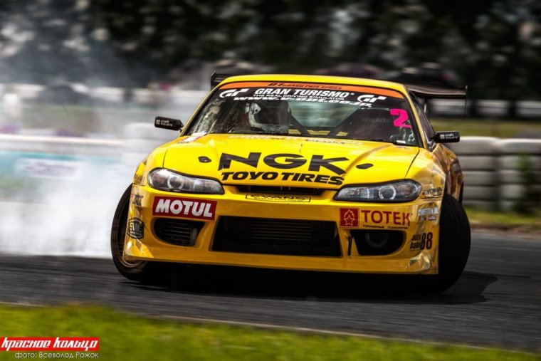 Ниссан с 15 Гочи