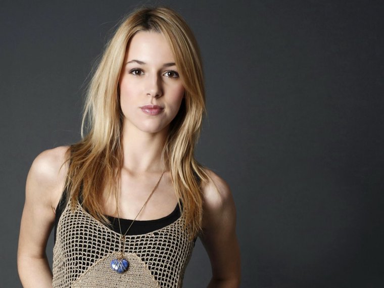 Алона Тал соски