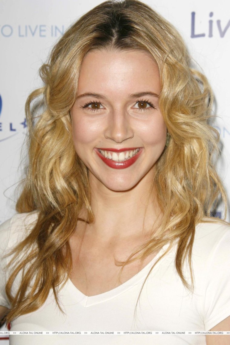 Алона Тал feet