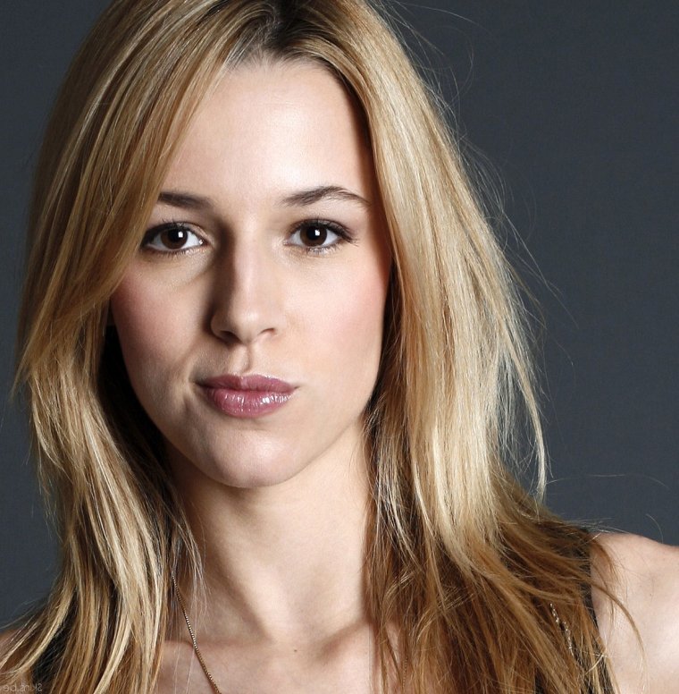 Алона Тал 2020