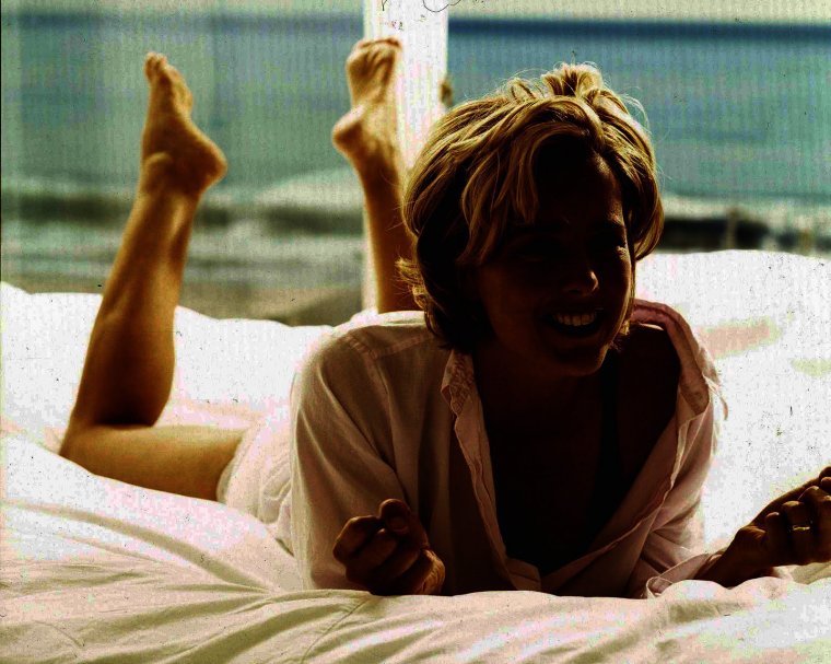 Теа Леони секретные материалы