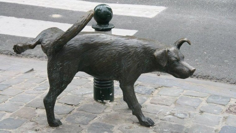 Игрушка на елку собака какает