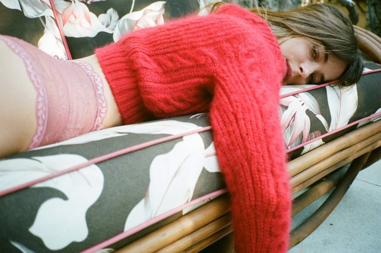 Dakota Johnson в купальнике