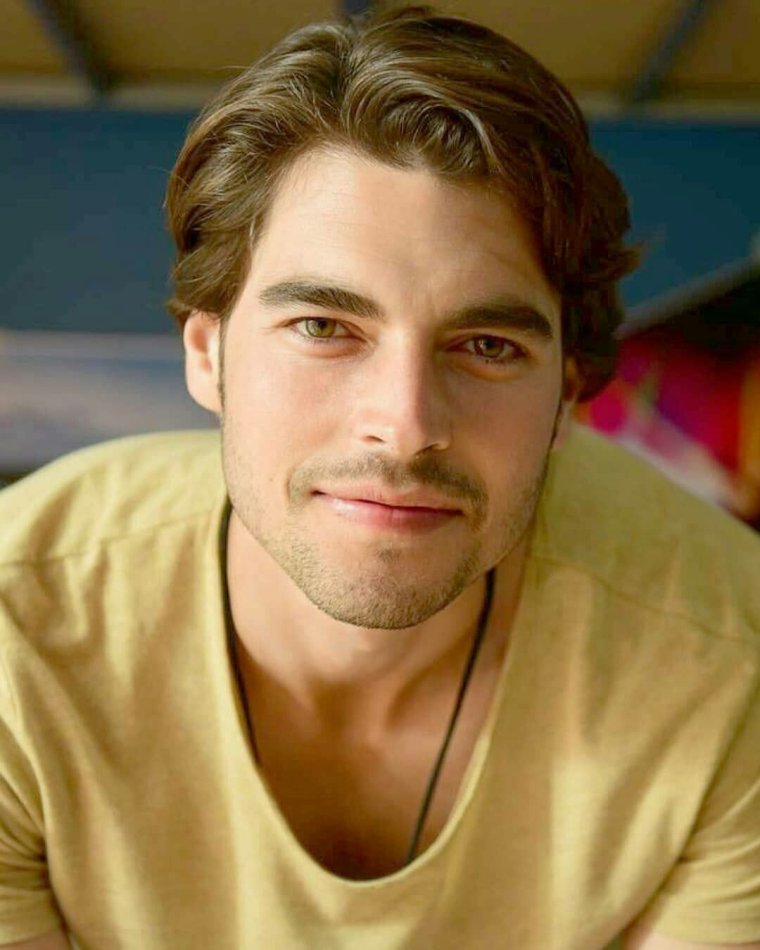 Акын Акынозю ветреный