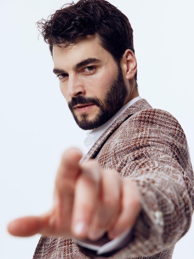 Акын Акынозю турецкий актёр