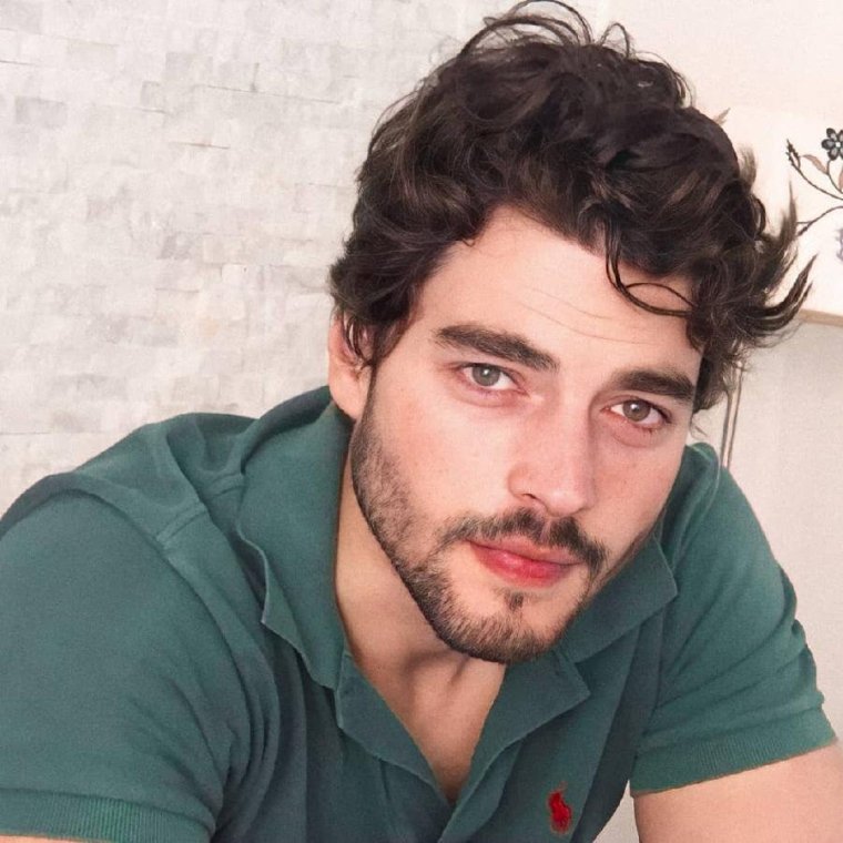 Миран Асланбей ветреный актер