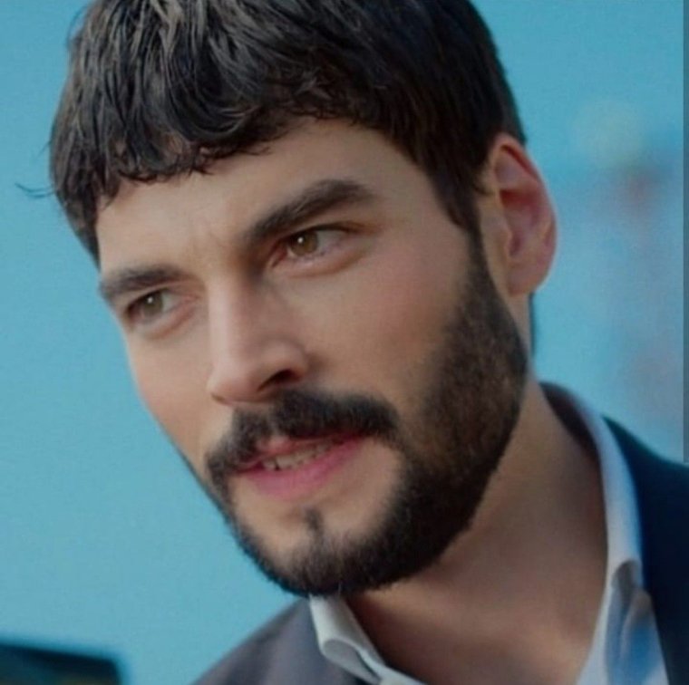 Акын Акынозю турецкий актёр